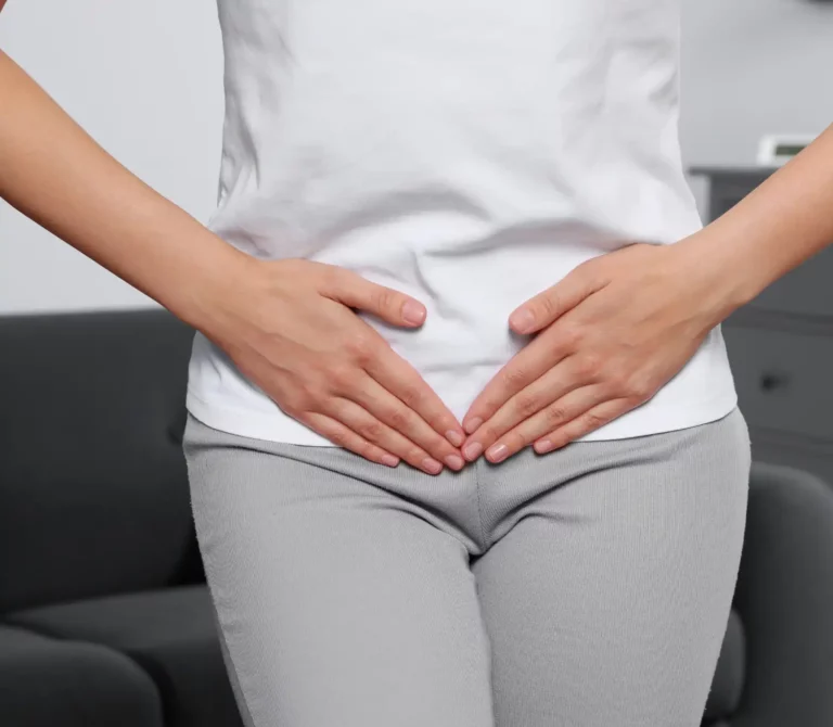 Fisioterapia Pélvica em São Paulo,Fisioterapia Pélvica em SP Thais Alosete - Fisioterapeuta Pélvica mulher-sentindo-dor-pelvica